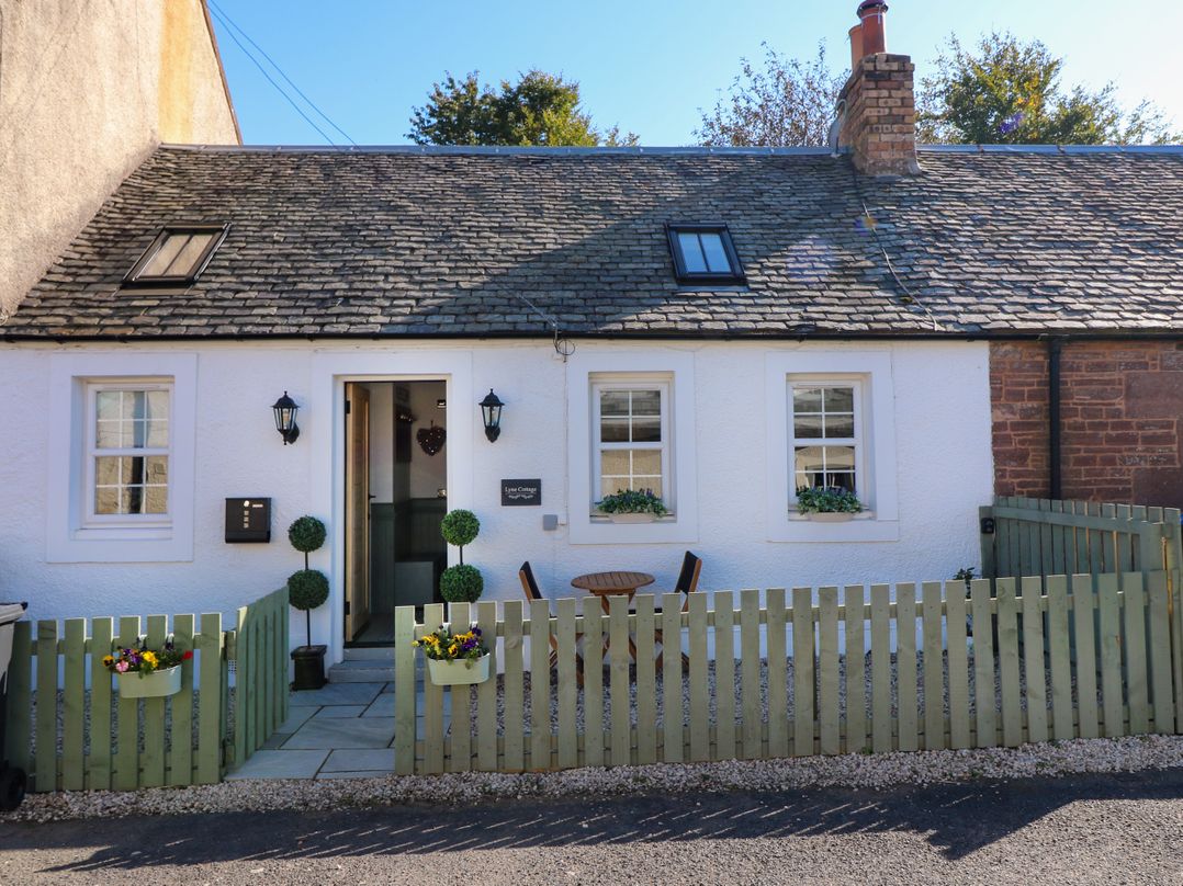 Lyne Cottage, The Retreat