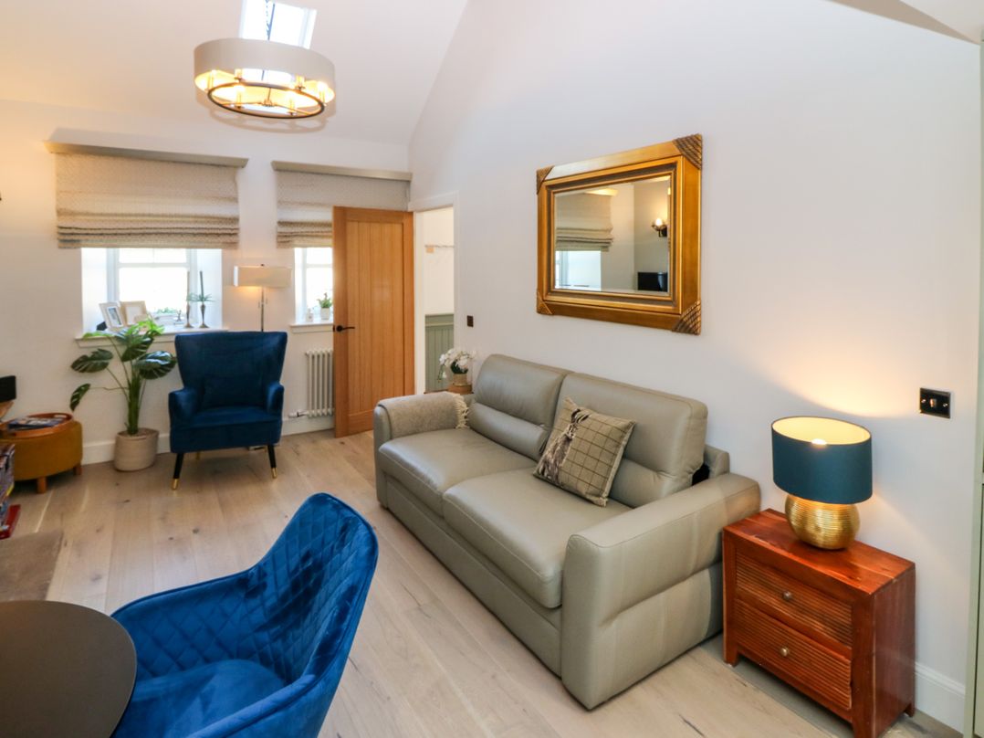 Lyne Cottage, The Retreat