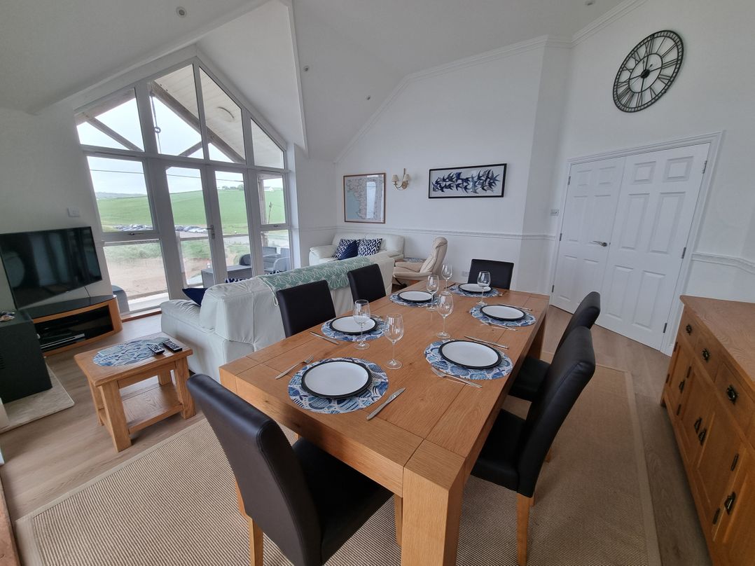 Seaview Beach Apartment, 11 Thurlestone Rock