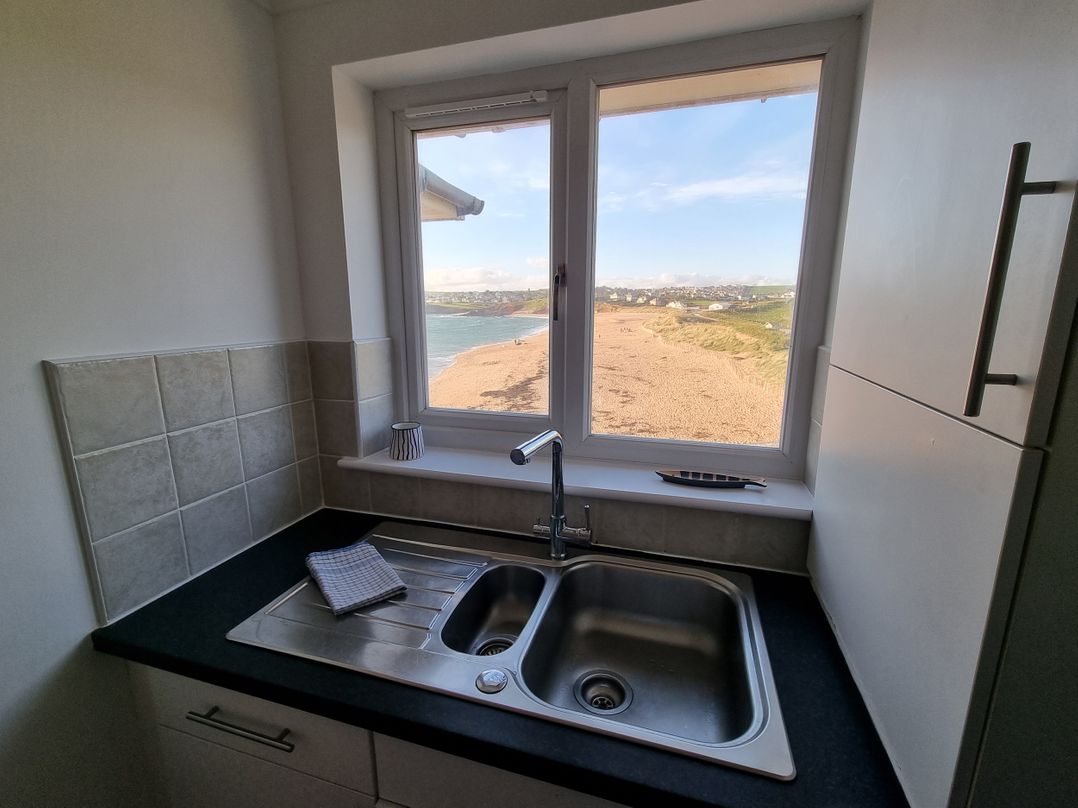 Seaview Beach Apartment, 11 Thurlestone Rock