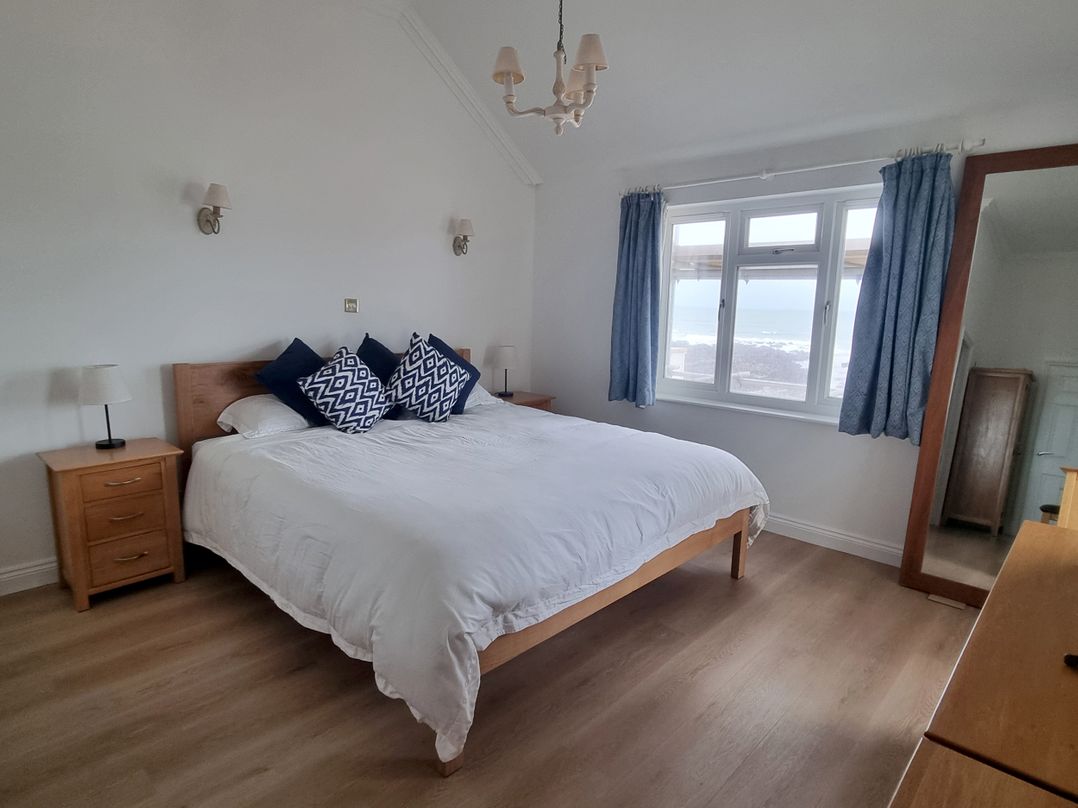 Seaview Beach Apartment, 11 Thurlestone Rock