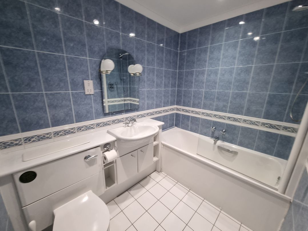 Seaview Beach Apartment, 11 Thurlestone Rock