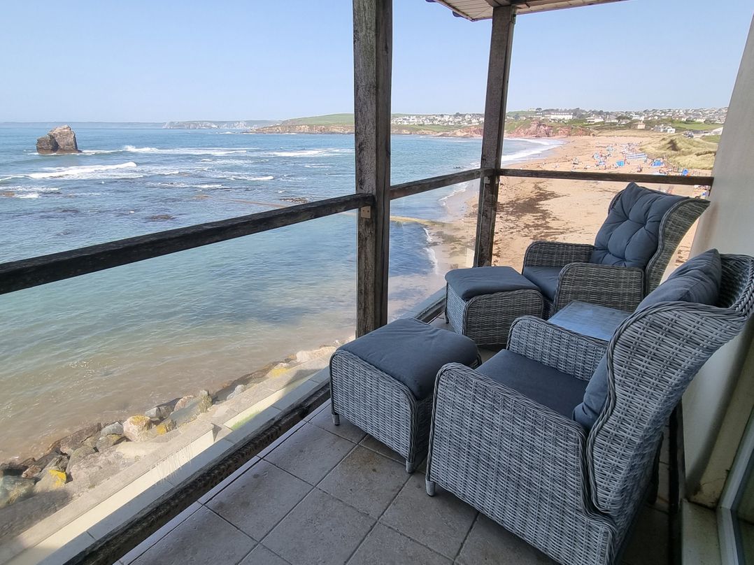 Seaview Beach Apartment, 11 Thurlestone Rock