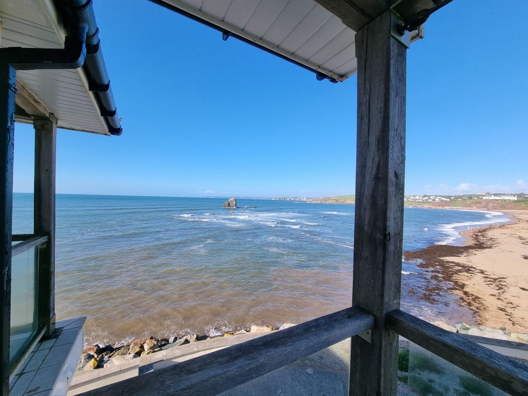 Seaview Beach Apartment, 11 Thurlestone Rock