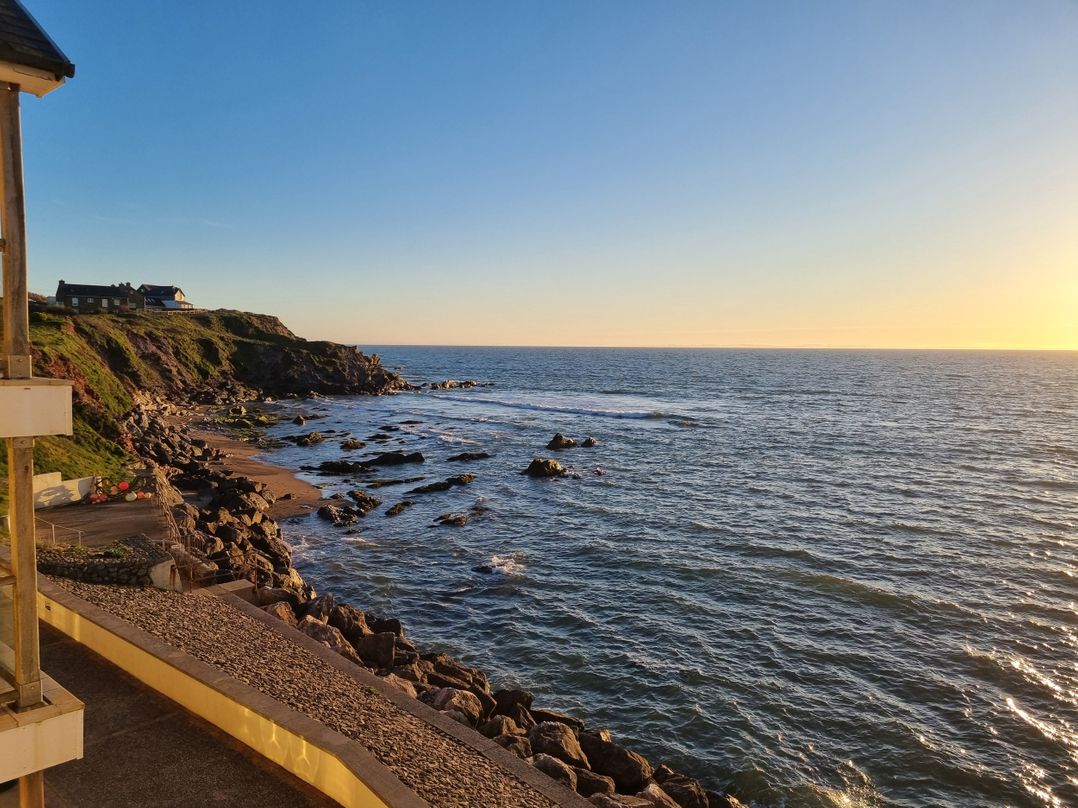 Seaview Beach Apartment, 11 Thurlestone Rock