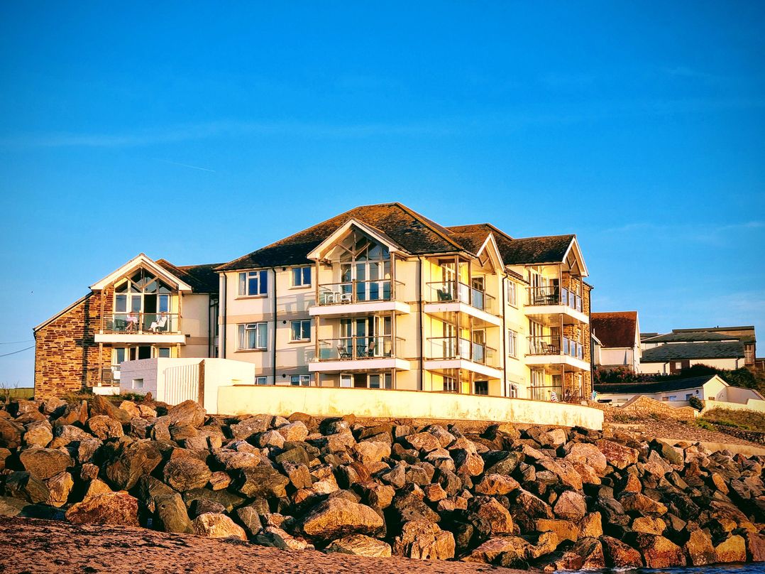 Seaview Beach Apartment, 11 Thurlestone Rock