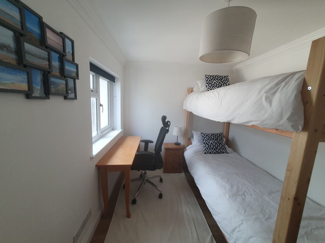 Seaview Beach Apartment, 11 Thurlestone Rock