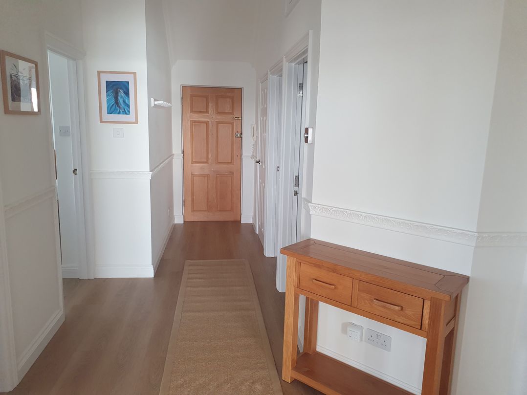 Seaview Beach Apartment, 11 Thurlestone Rock
