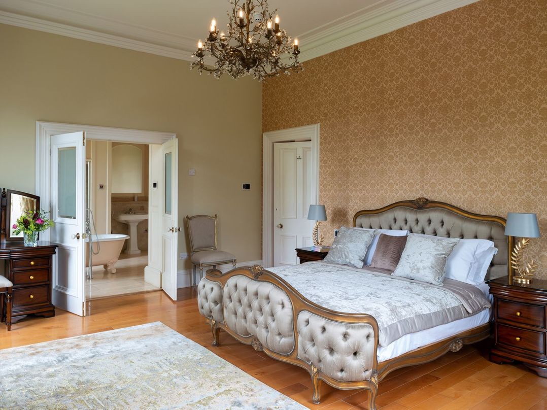 Moorlands Manor
