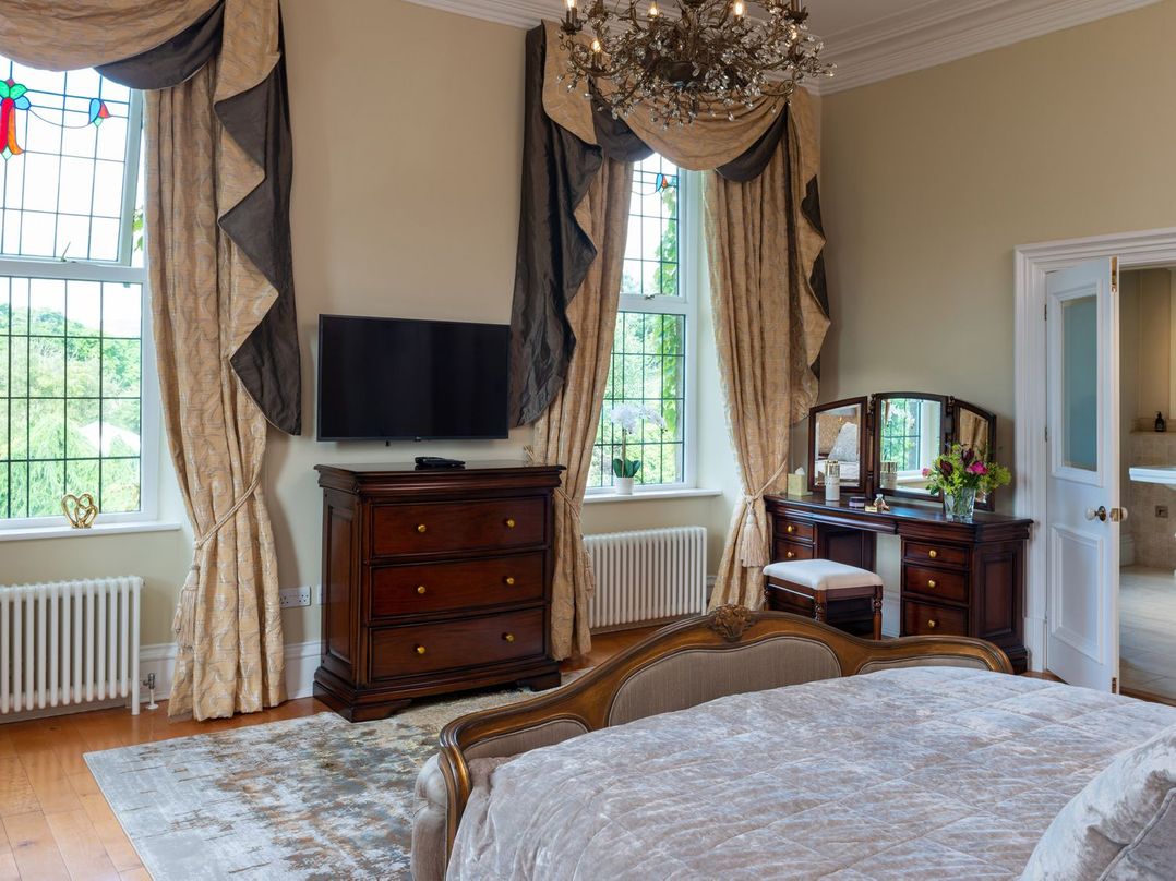 Moorlands Manor