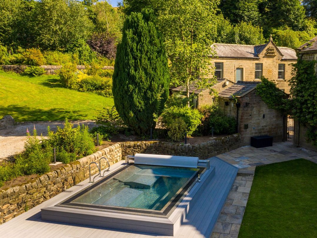 Moorlands Manor