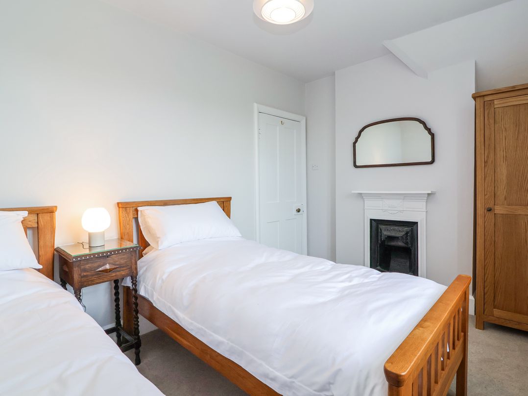 Middle Lodge