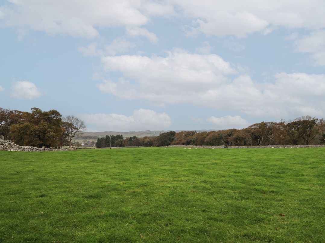 Ysgubor Newydd Parc Isaf