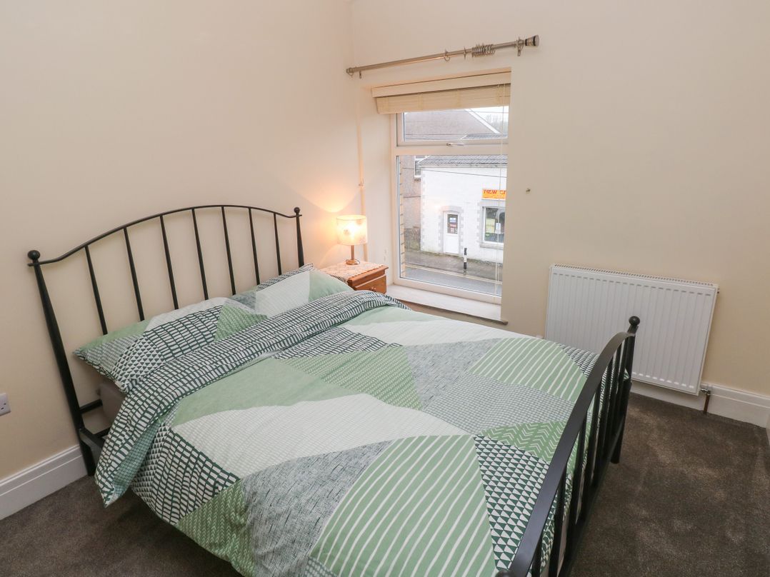 32 Bridgend Road