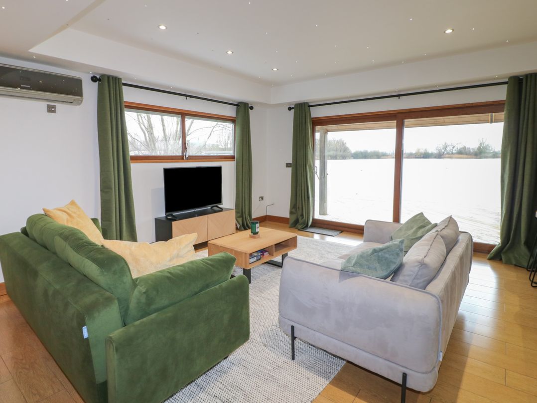 Tranquil Waters Cabin