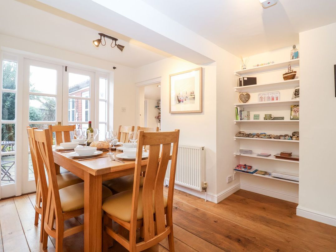 Victoria Cottage (4 East Green)