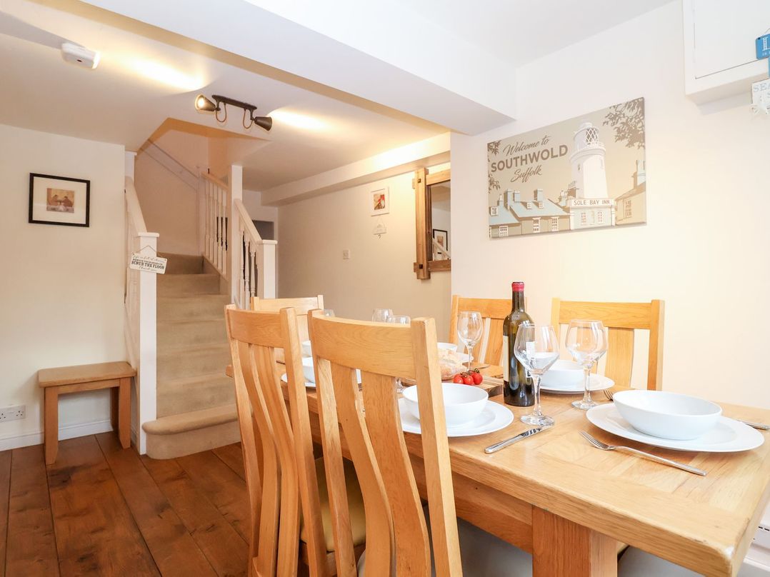 Victoria Cottage (4 East Green)