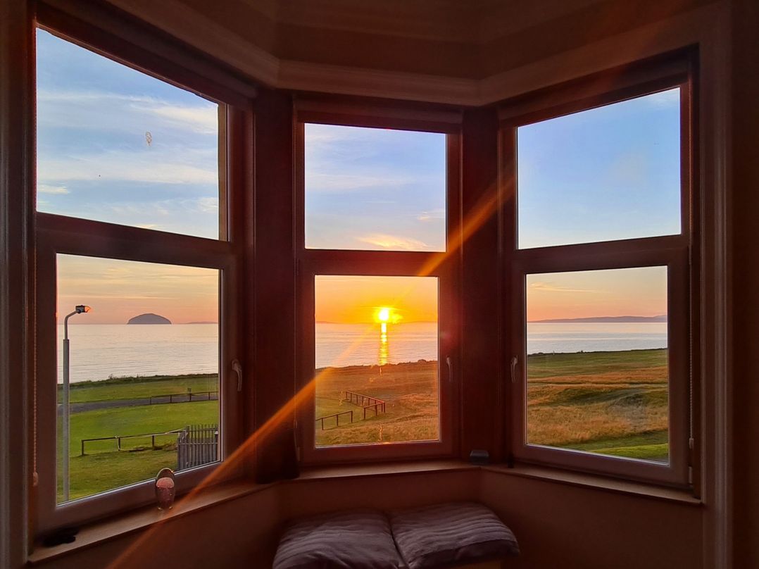 Dog friendly holiday cottage, Girvan, 1 dog welcome