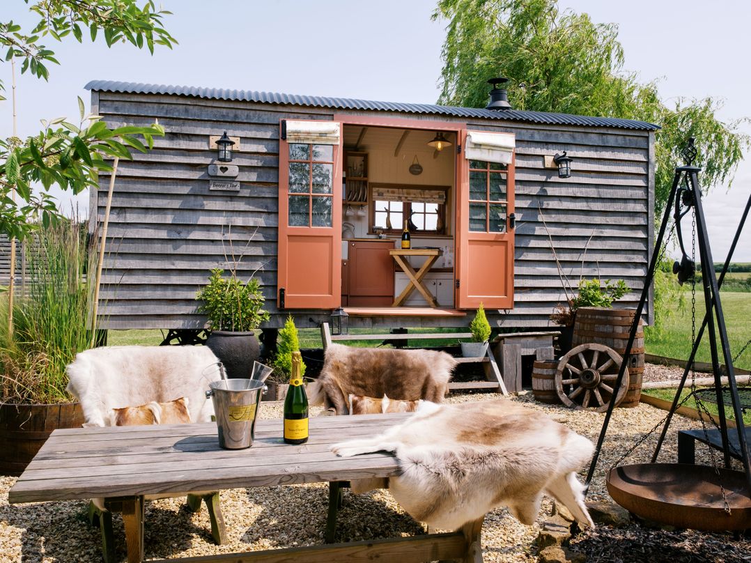 Bonnie's Shepherds Hut at Shepherds Lodge Retreat and Wellness