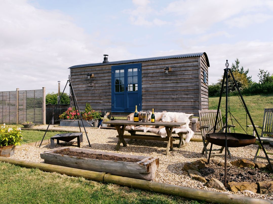 Lillie's Shepherds Hut at Shepherds Lodge Retreat and Wellness