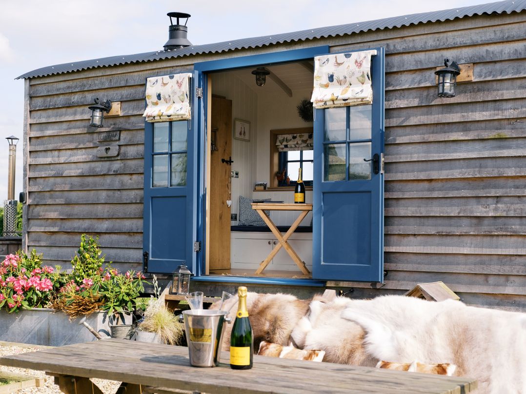Lillie's Shepherds Hut at Shepherds Lodge Retreat and Wellness