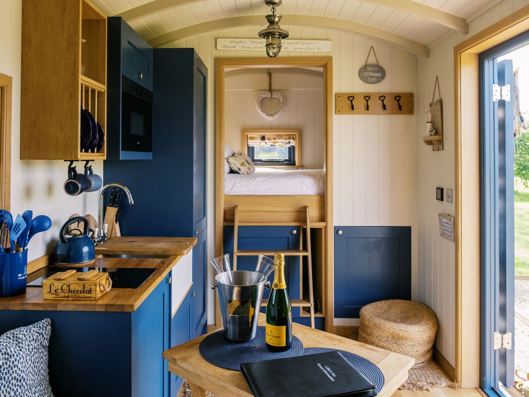Lillie's Shepherds Hut at Shepherds Lodge Retreat and Wellness