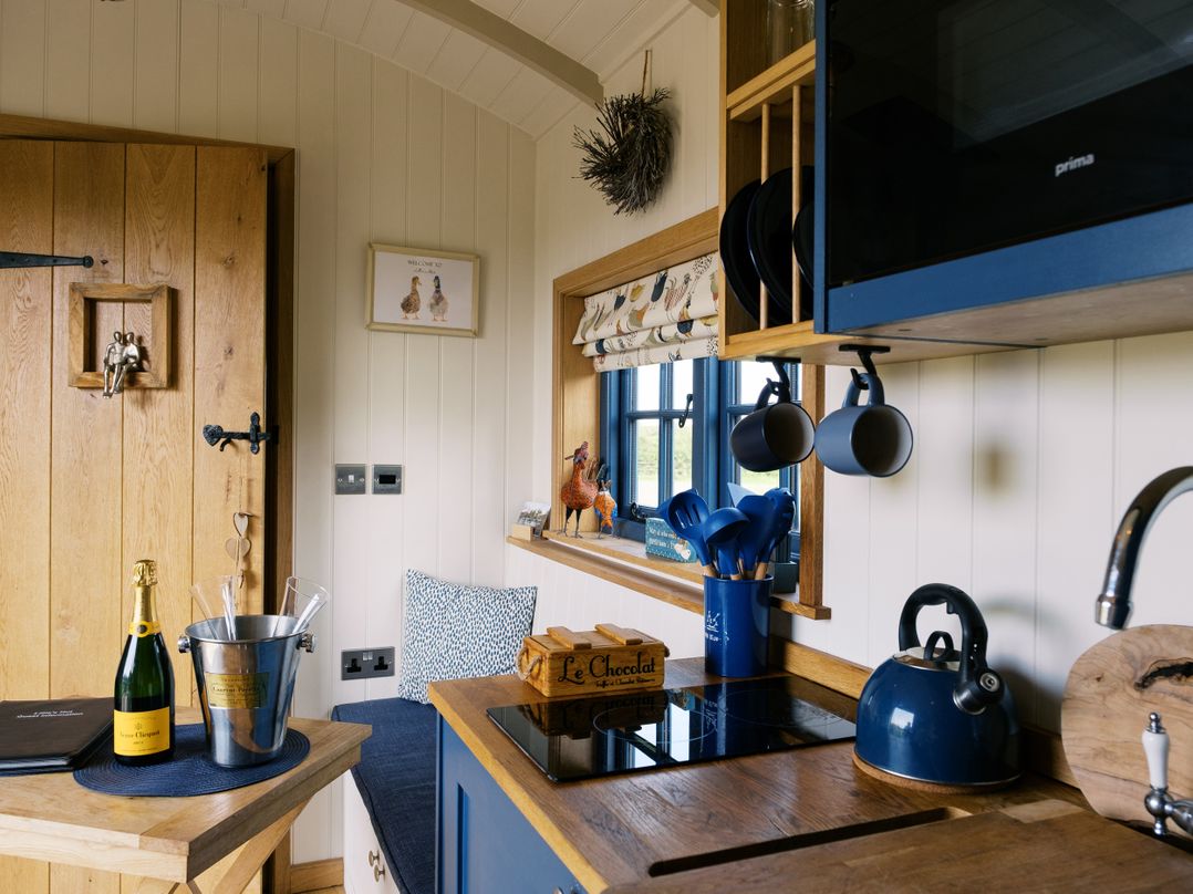 Lillie's Shepherds Hut at Shepherds Lodge Retreat and Wellness