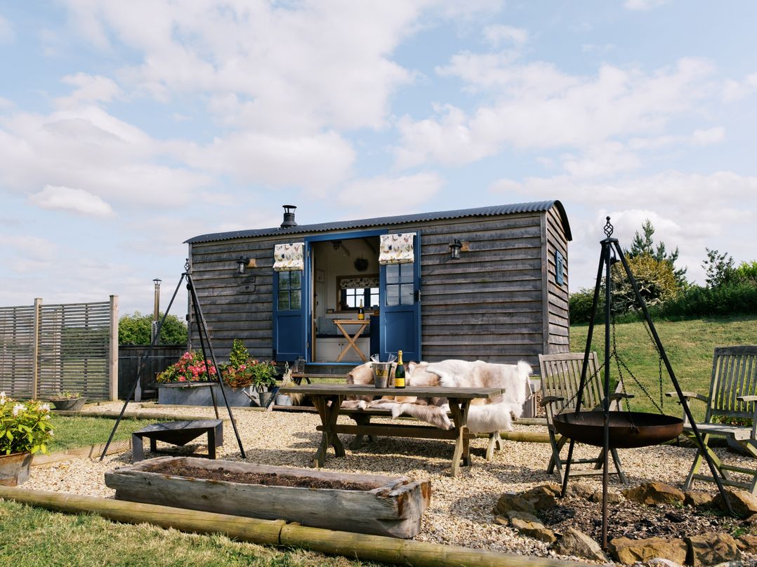 Lillie's Shepherds Hut at Shepherds Lodge Retreat and Wellness