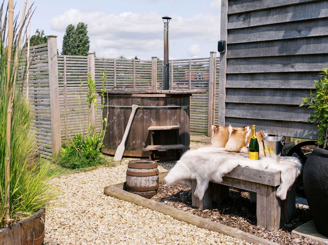 Lillie's Shepherds Hut at Shepherds Lodge Retreat and Wellness