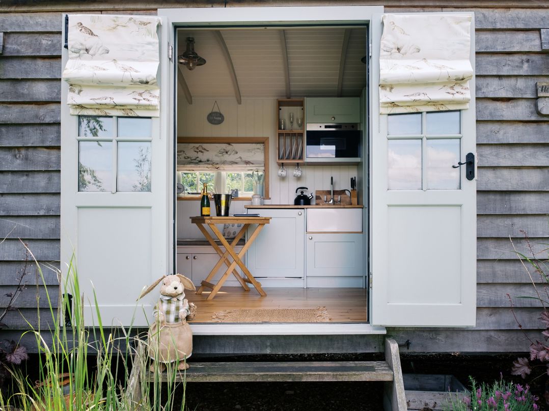 Herbie's Shepherds Hut at Shepherds Lodge Retreat and Wellness