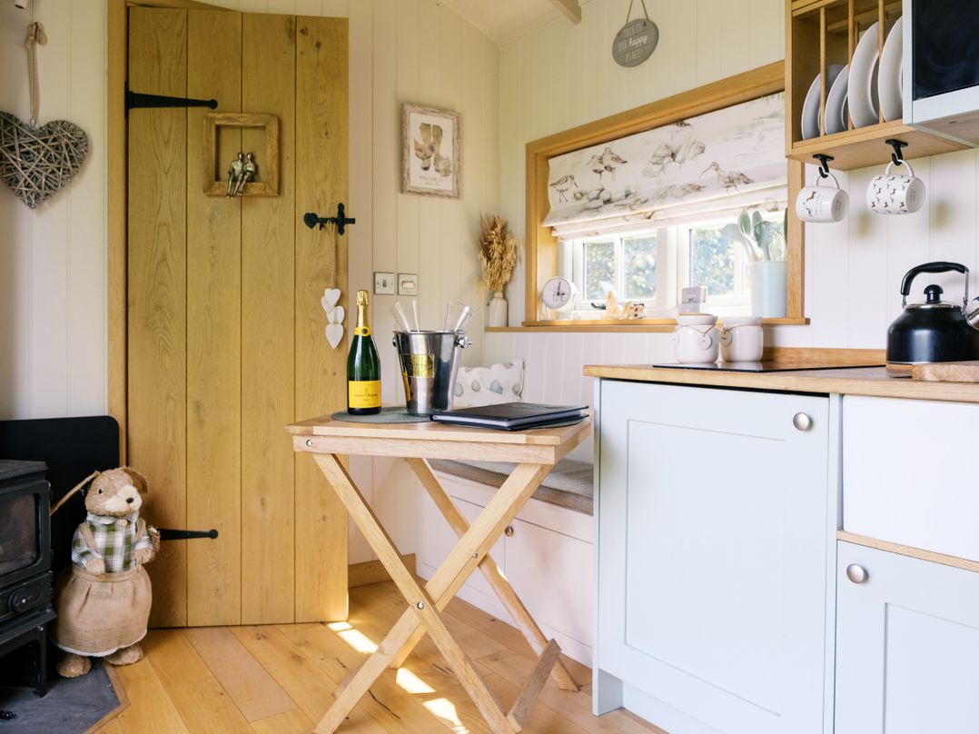 Herbie's Shepherds Hut at Shepherds Lodge Retreat and Wellness