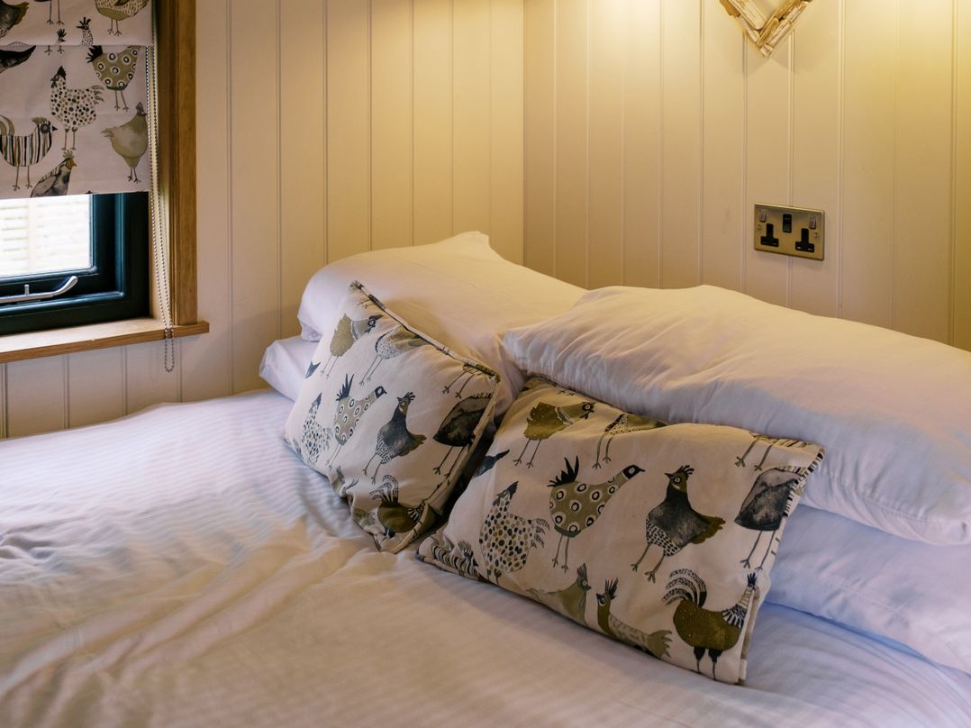 Poppie's Shepherds Hut at Shepherds Lodge Retreat and Wellness