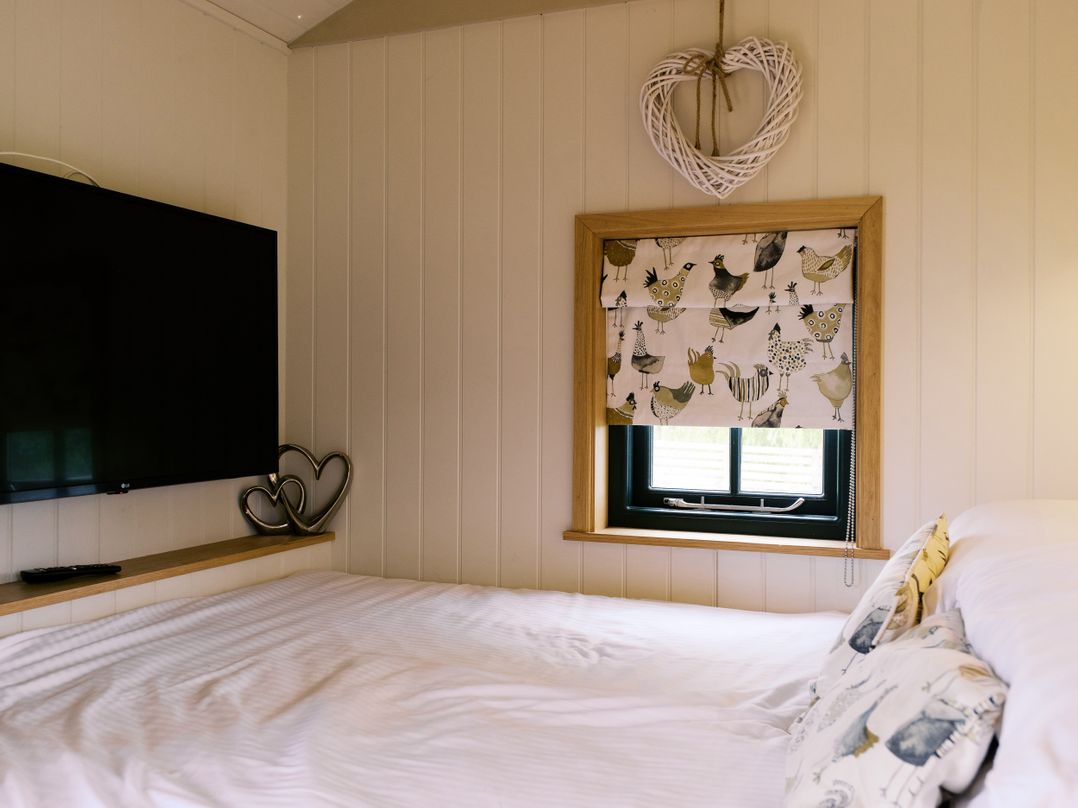 Poppie's Shepherds Hut at Shepherds Lodge Retreat and Wellness