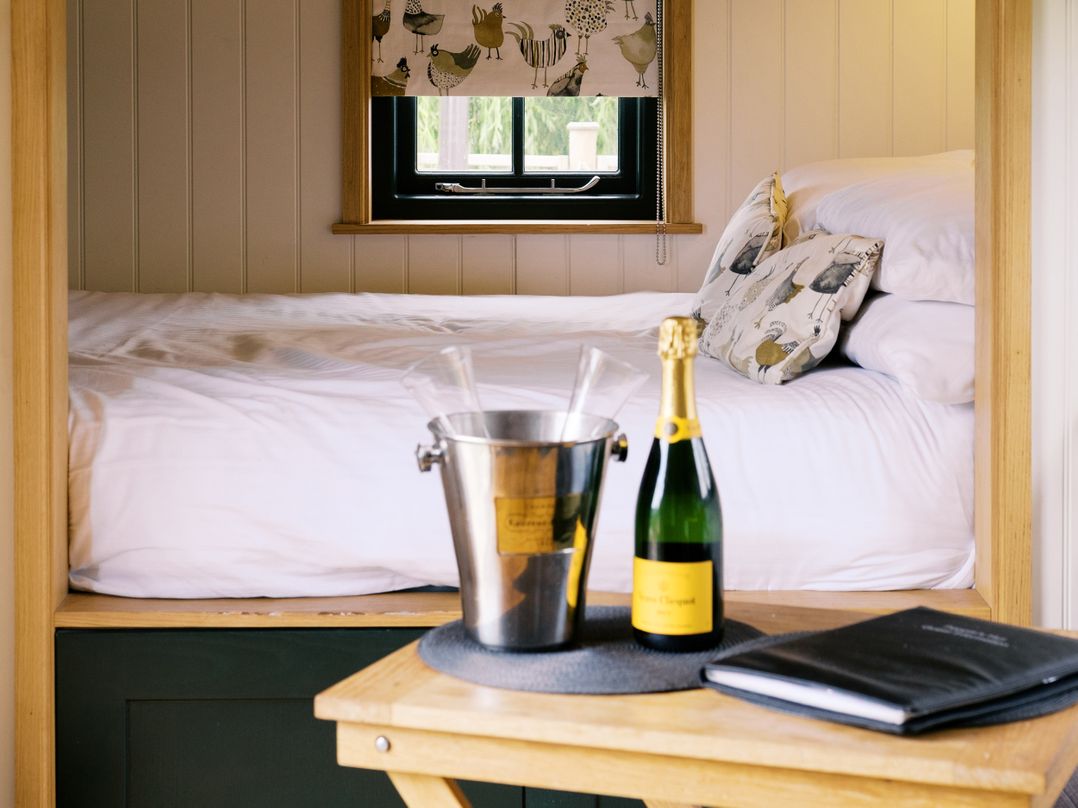 Poppie's Shepherds Hut at Shepherds Lodge Retreat and Wellness