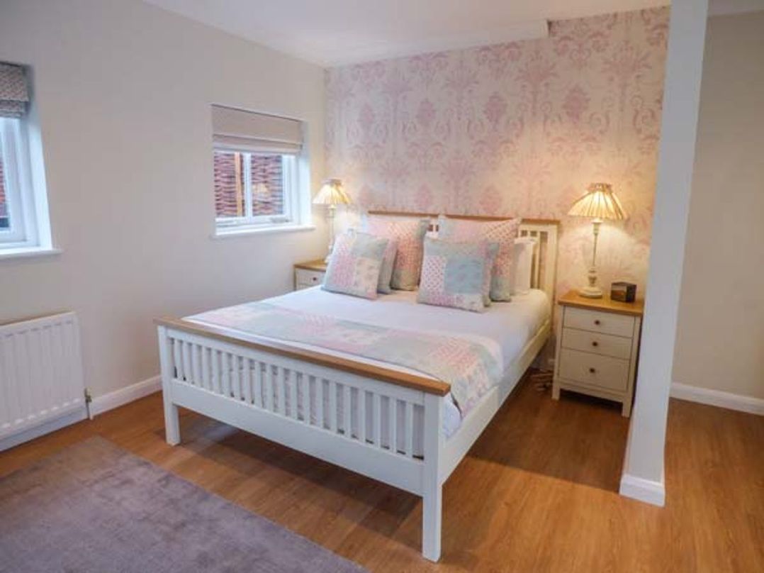 Walworth Castle Holiday Cottage