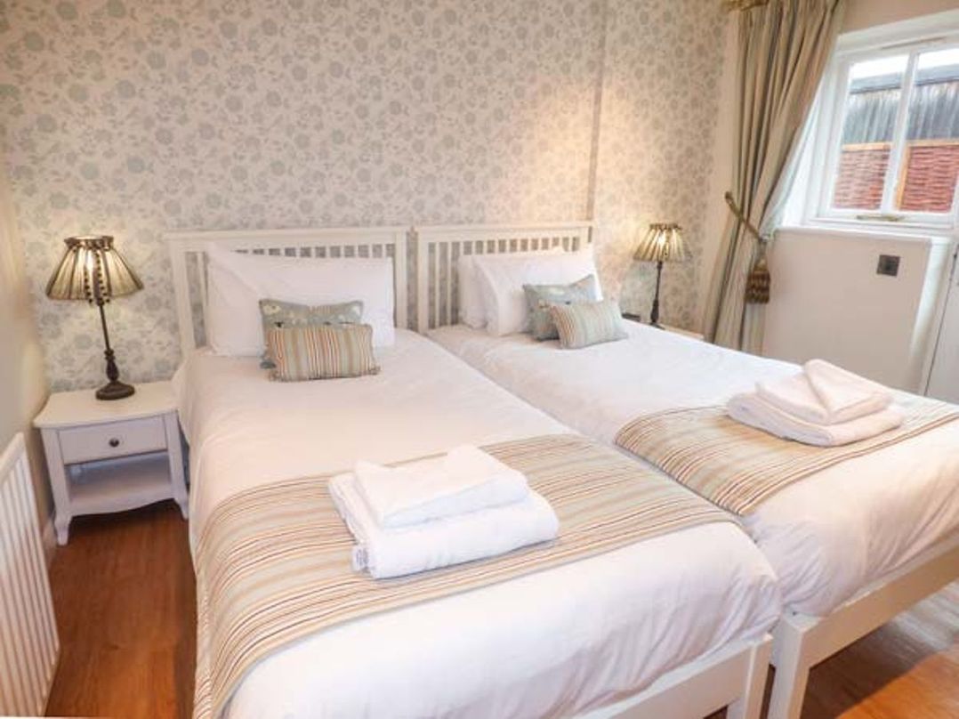 Walworth Castle Holiday Cottage