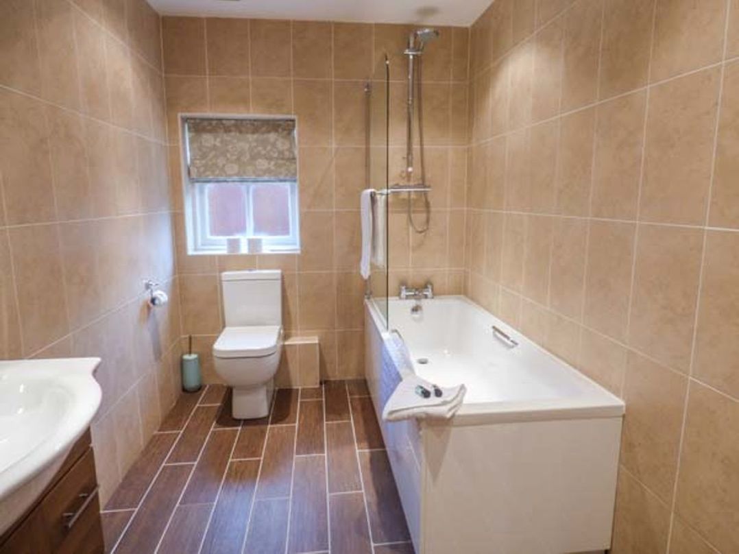 Walworth Castle Holiday Cottage