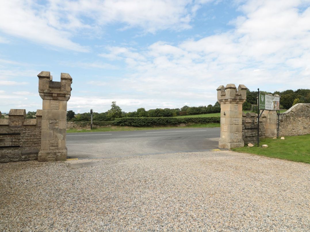 Walworth Castle Lodge