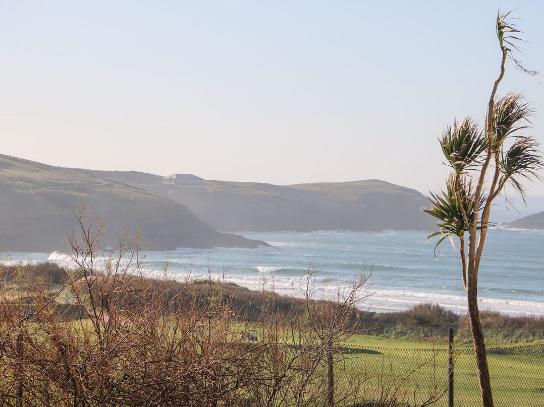5 Fistral Waves