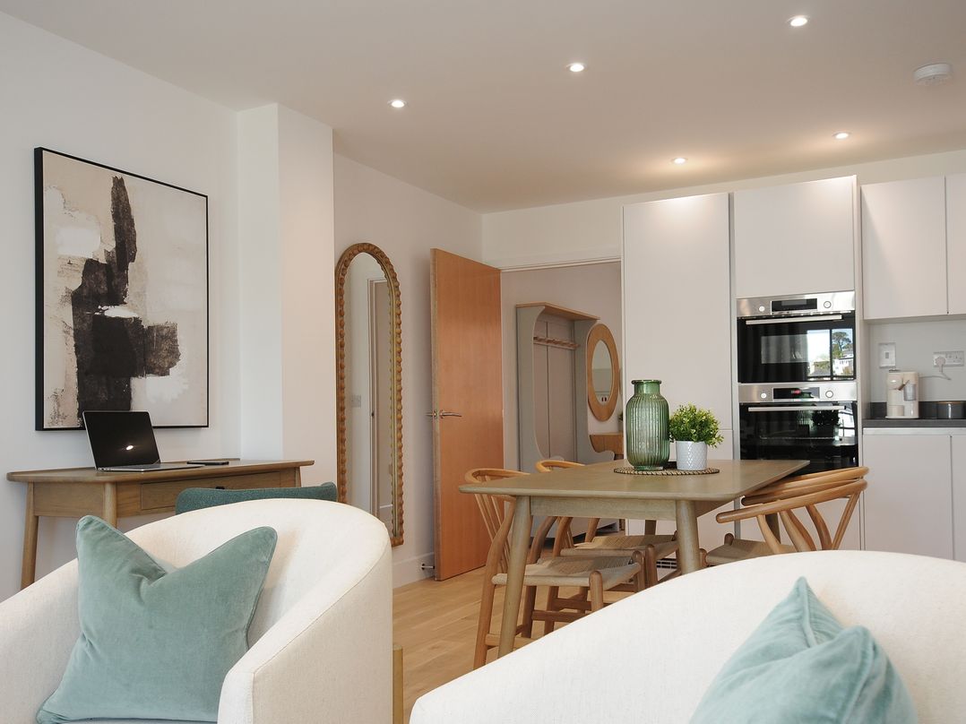 31 Wharfside Village