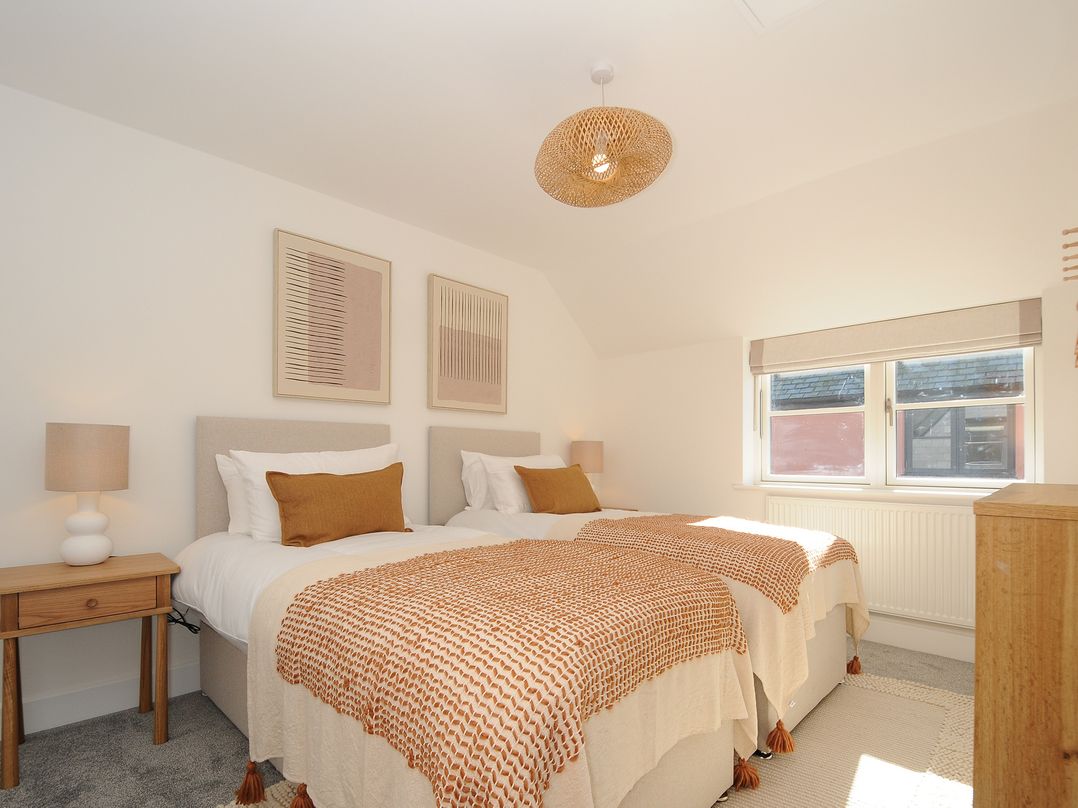 31 Wharfside Village