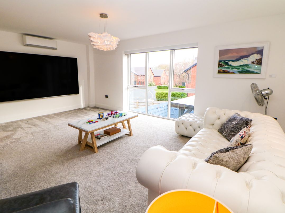 4 Rockcliffe Grange