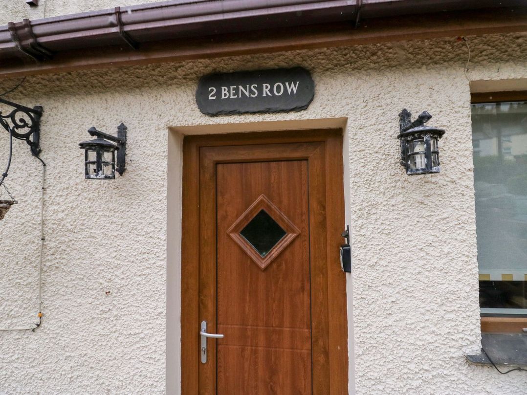 2 Bens Row