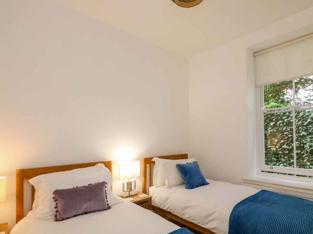 2 The Old School House