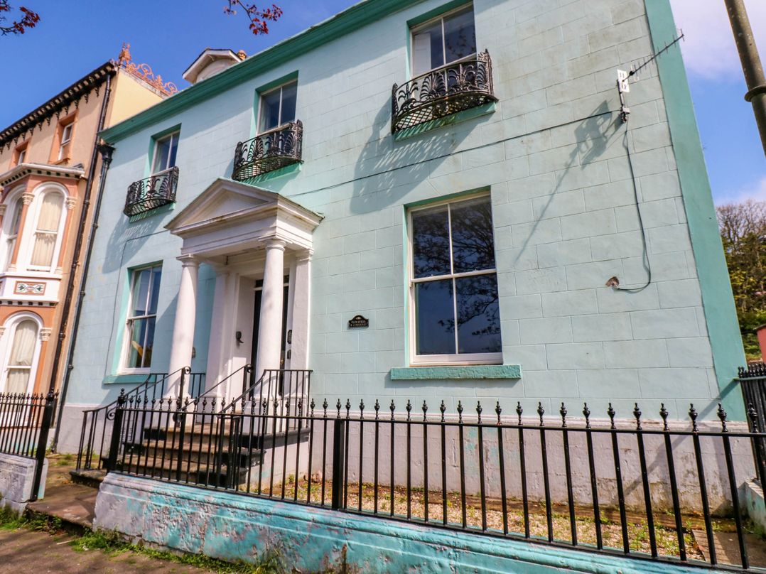 The Georgian Manor House
