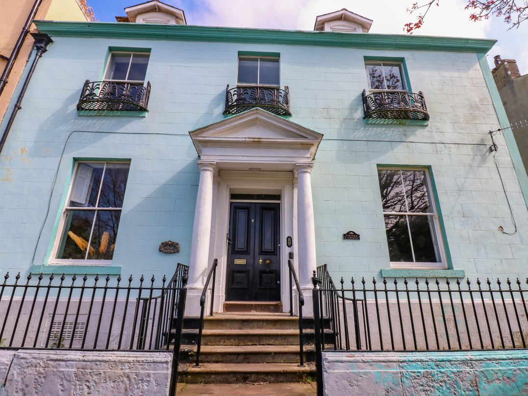 The Georgian Manor House