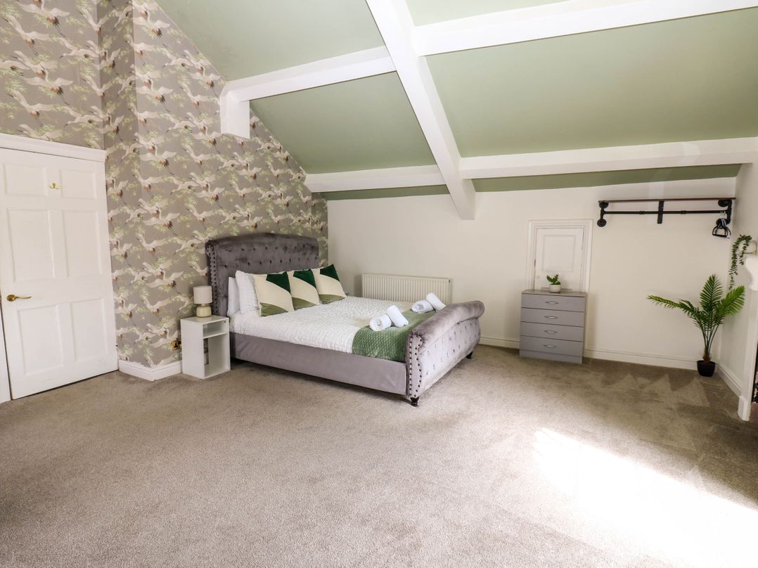 The Georgian Manor House