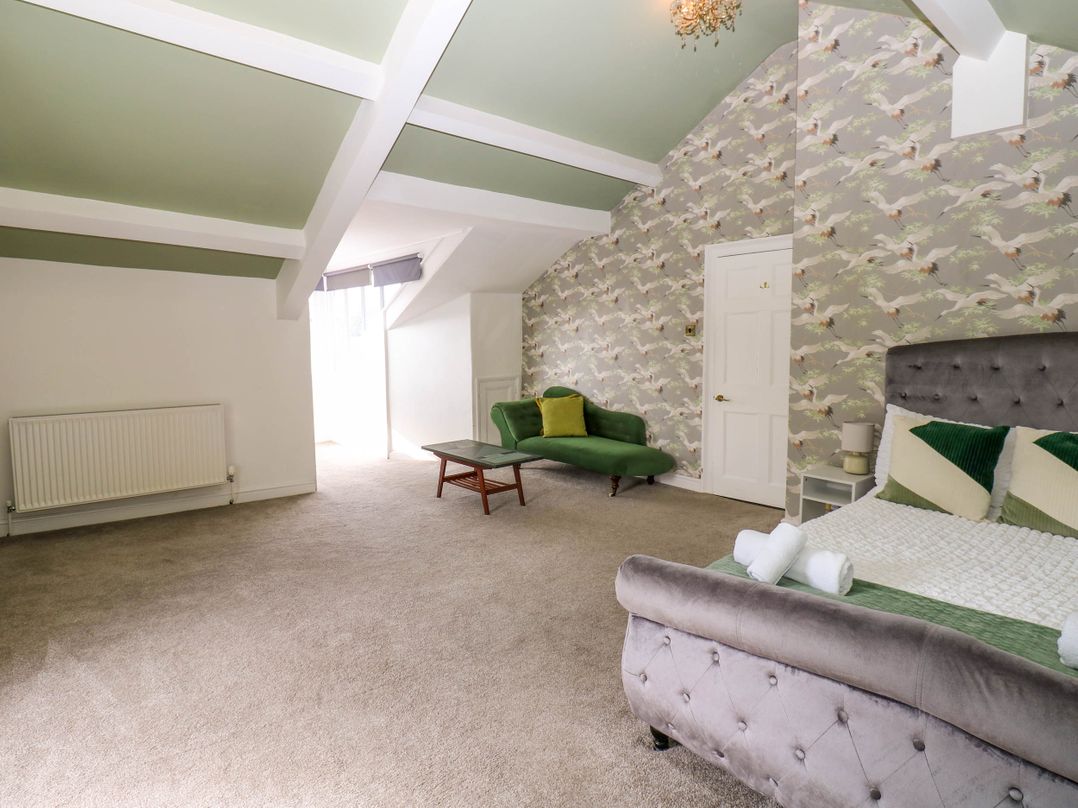 The Georgian Manor House