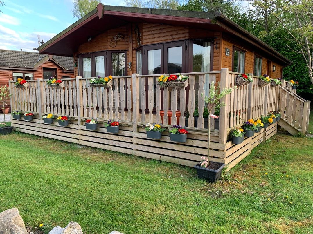 Dog friendly holiday cottage in South Lakeland Leisure Village, sleeps 4