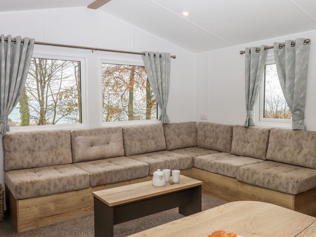 6 Manor Park